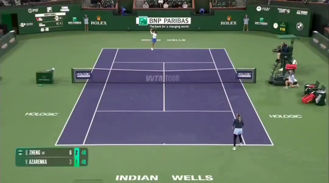 mk体育平台网页版入口裁判都摇头！郑钦文发球时遭遇观众大喊干扰，回身一直看观众席